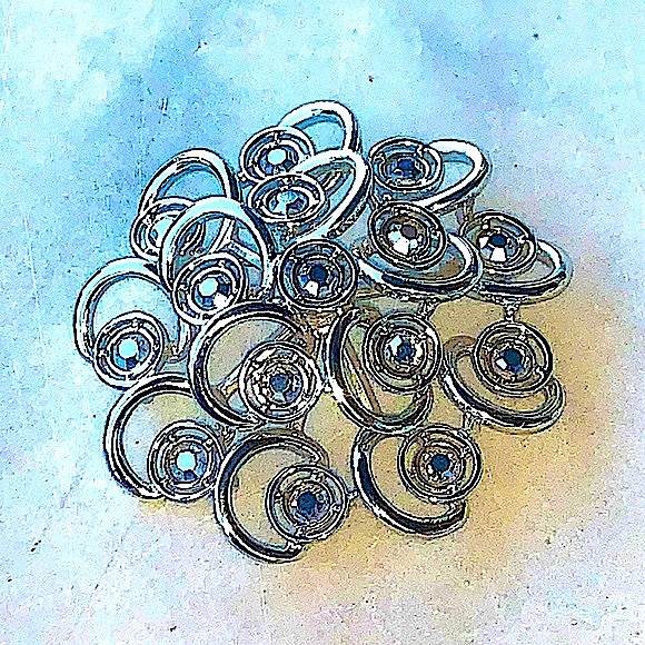 SARAH COVENTRY SILVER CRYSTAL BROOCH & EARRING DEMI PARURE 2 PC SET VINTAGE - Picture 3 of 14